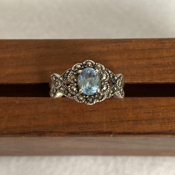 Sterling Silver 925 Oval Blue Topaz & Marcasite Floral Split Shank Ring Sz 7.5 - Picture 11 of 16